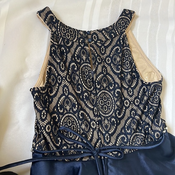 Speechless Kids | Size 16 Navy & Tan, Mesh & Pearl Elegant Formal Dress w Train - Picture 6 of 13